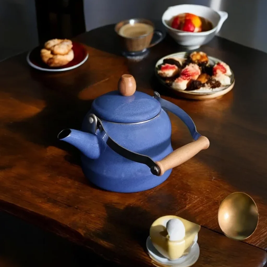Ahşap Saplı Üstten Tutmalı mevlevi model Vintage Emaye Demlik 2.5 Litre kettle Çaydanlık